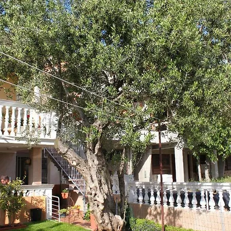 6271c Appartement Vodice