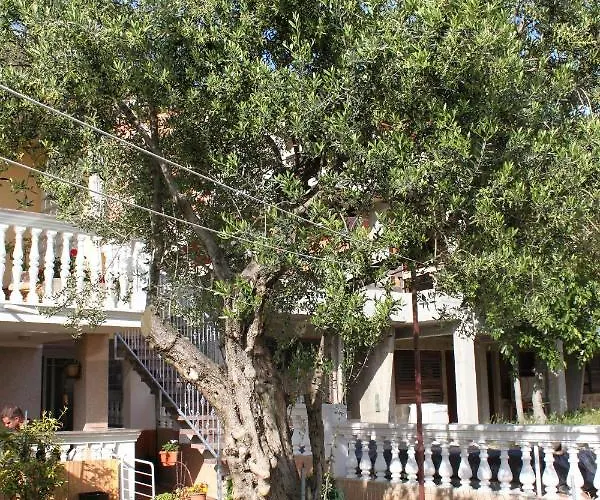 6271c Appartement Vodice